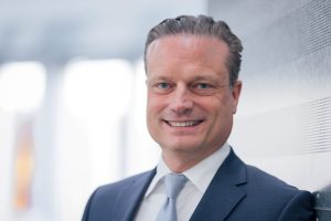 entdecken sie die neuesten trends der herrenmode 2025 bei daniel von luxburg – elegante schnitte, hochwertige stoffe und zeitlose designs für stilbewusste männer. jetzt die zukunft der männermode erleben!